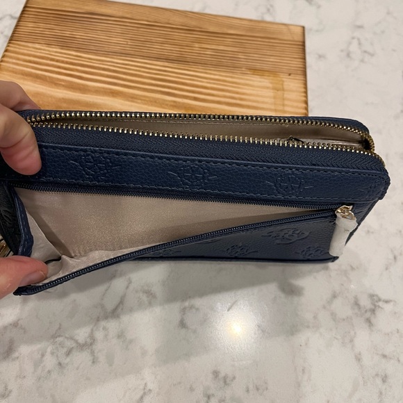 GUESS La Femme Large Zip Around Wallet Denim/Navy Blue Retails for 99.00 NWOT - Picture 4 of 9